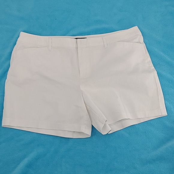 attention Pants - NWOT Attention white shorts. Womens size 16